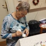 Random image: 20251202 zdobení perníčků v klubu (1)