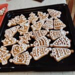 Random image: 20251202 zdobení perníčků v klubu (3)